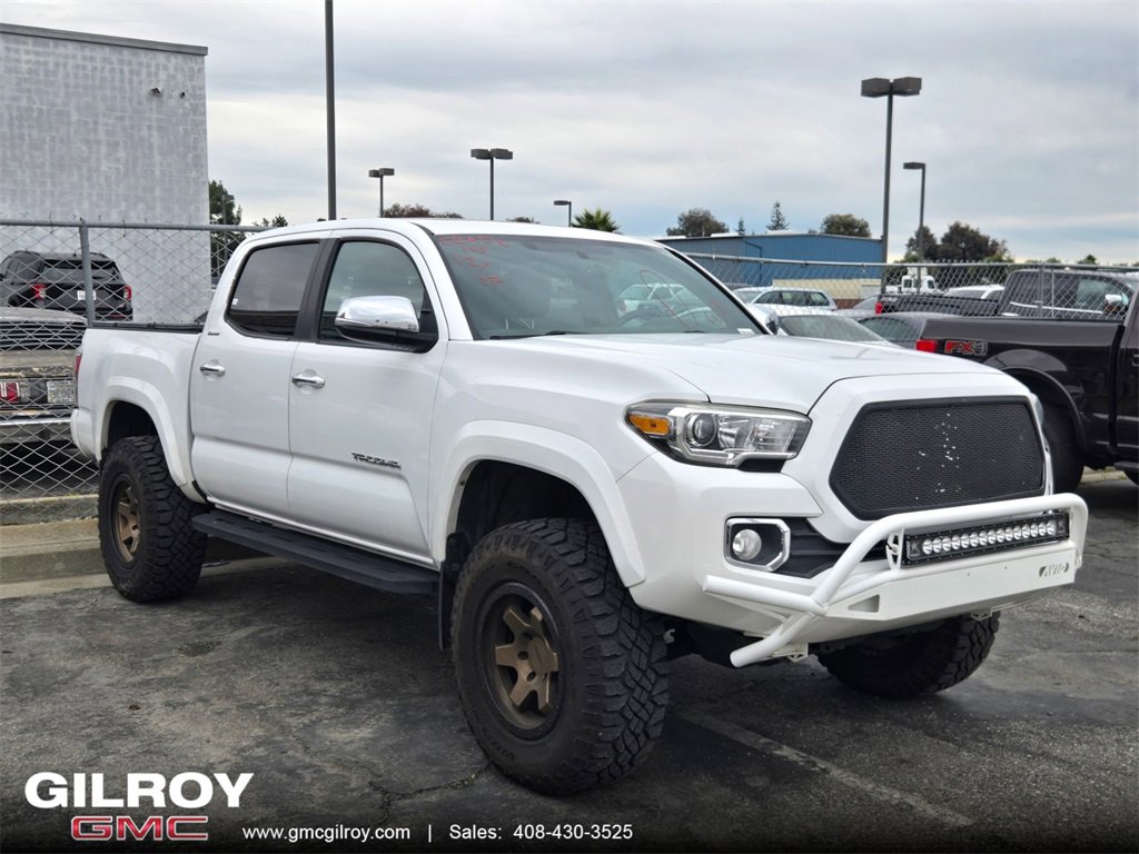 Used 2016 Toyota Tacoma Limited image 1