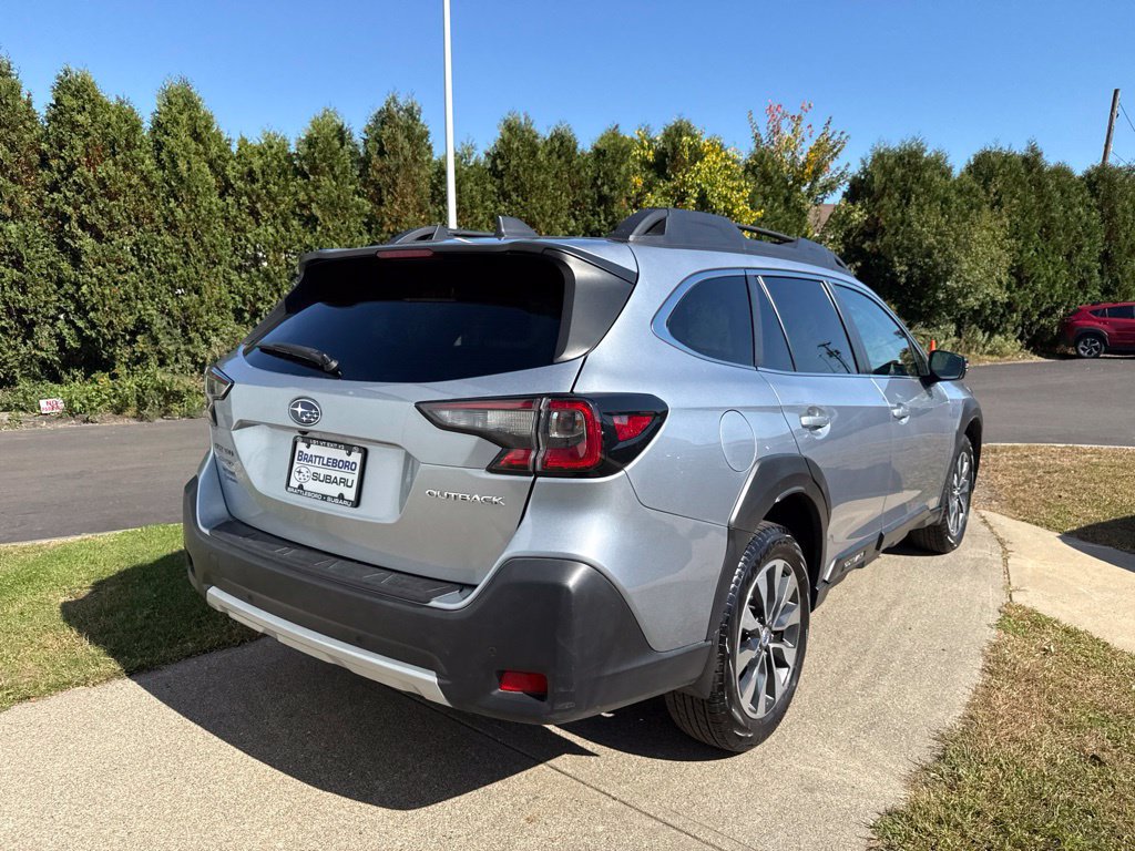 Used 2023 Subaru Outback Limited AWD/4WD image 4