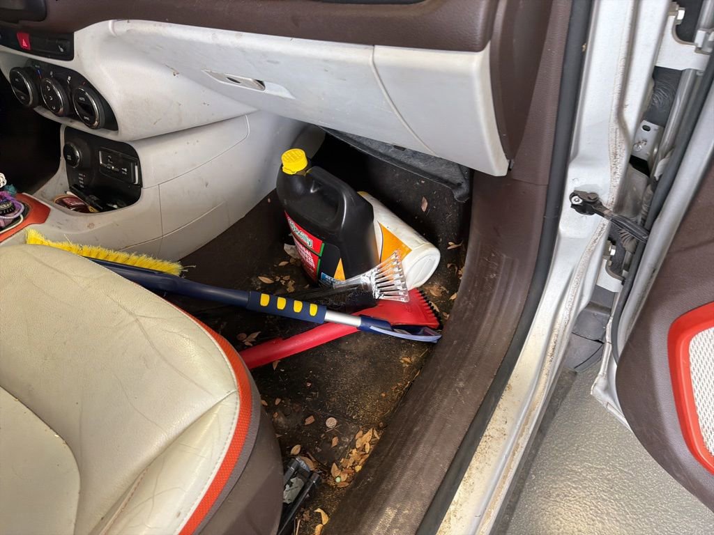 Used 2015 Jeep Renegade Limited image 10