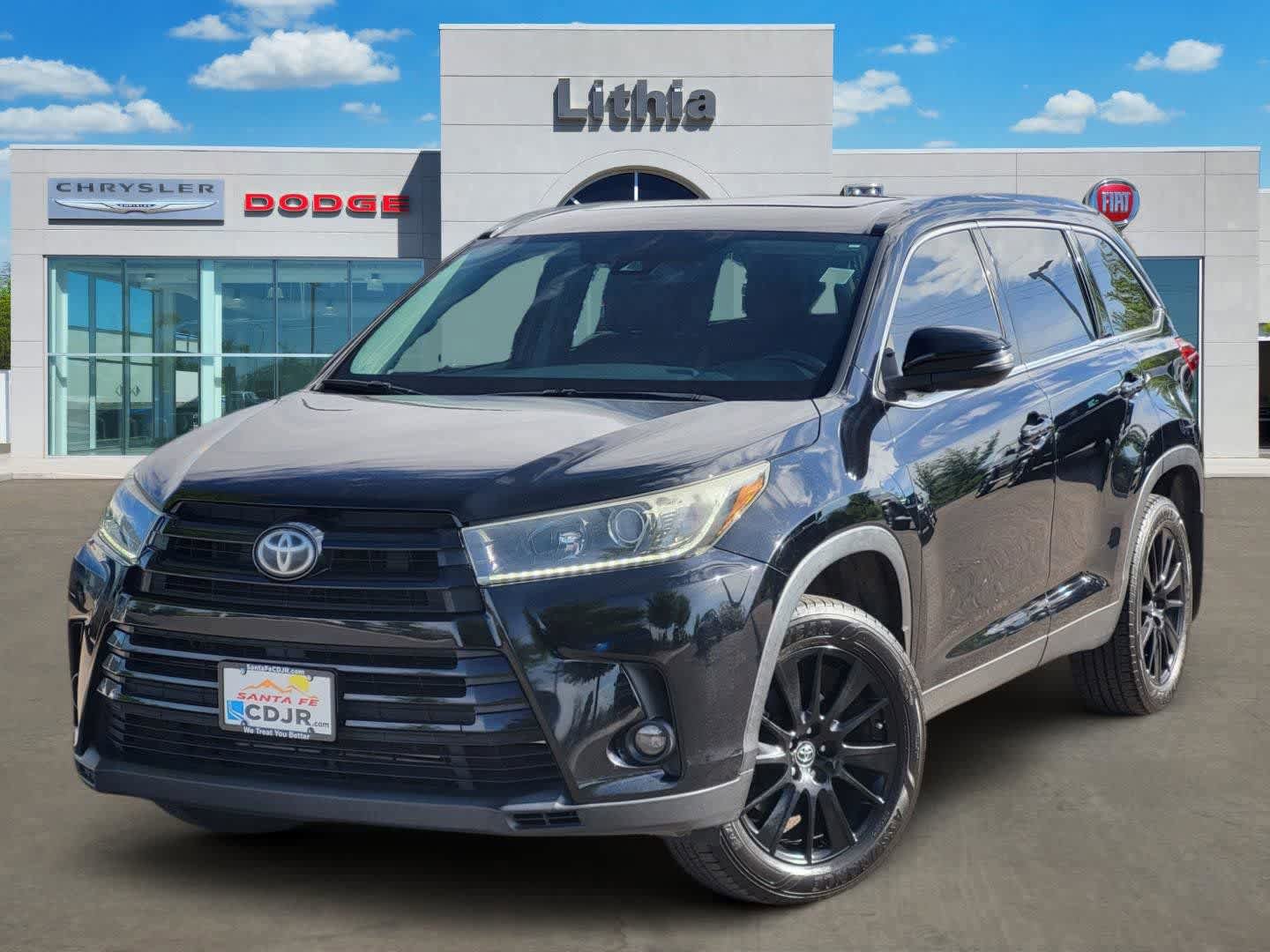 Used 2019 Toyota Highlander SE