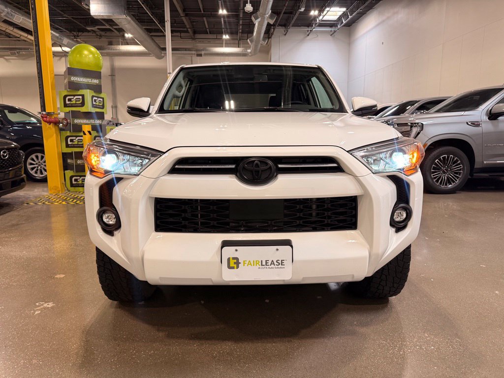 Used 2024 Toyota 4Runner SR5 Premium w/ Moonroof Package AWD/4WD image 2