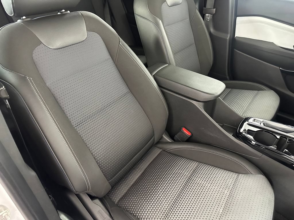 Used 2024 Chevrolet Trax LT FWD image 30