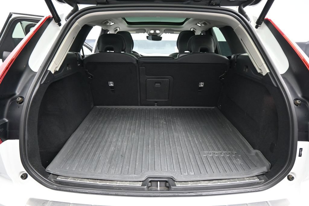 Used 2023 Volvo XC60 B5 Plus w/ Climate Package AWD/4WD image 26