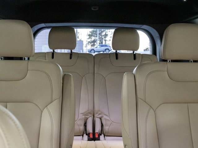 Certified 2023 Jeep Grand Cherokee L Limited w/ Black Appearance Package image 6