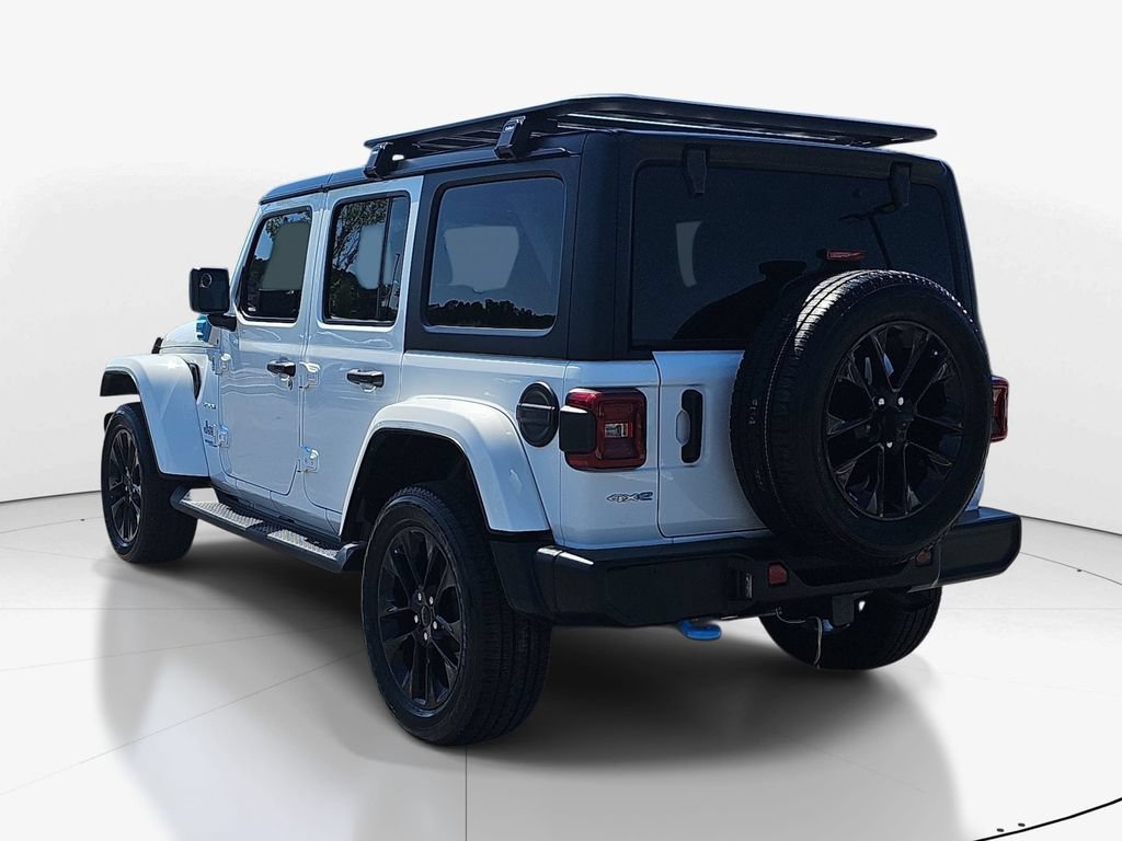 Used 2022 Jeep Wrangler Unlimited Sahara w/ Cold Weather Group AWD/4WD image 8