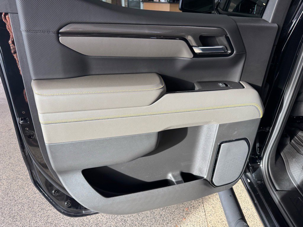 Used 2024 Chevrolet Silverado 1500 ZR2 w/ Technology Package image 10