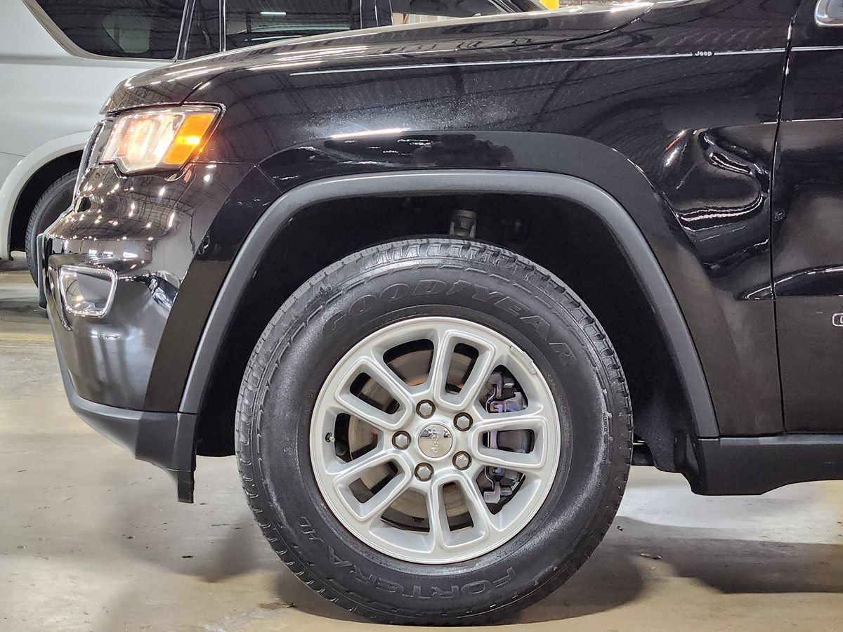 Used 2019 Jeep Grand Cherokee Laredo RWD image 5