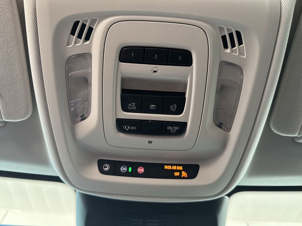 Certified 2025 Buick Envision Avenir AWD/4WD image 26