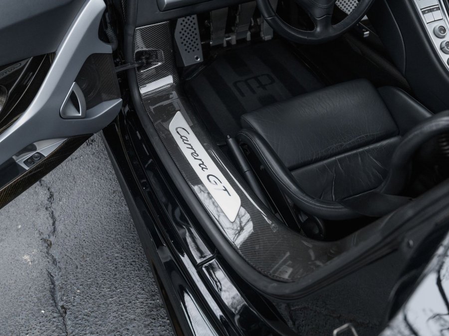 Used 2004 Porsche Carrera GT image 26