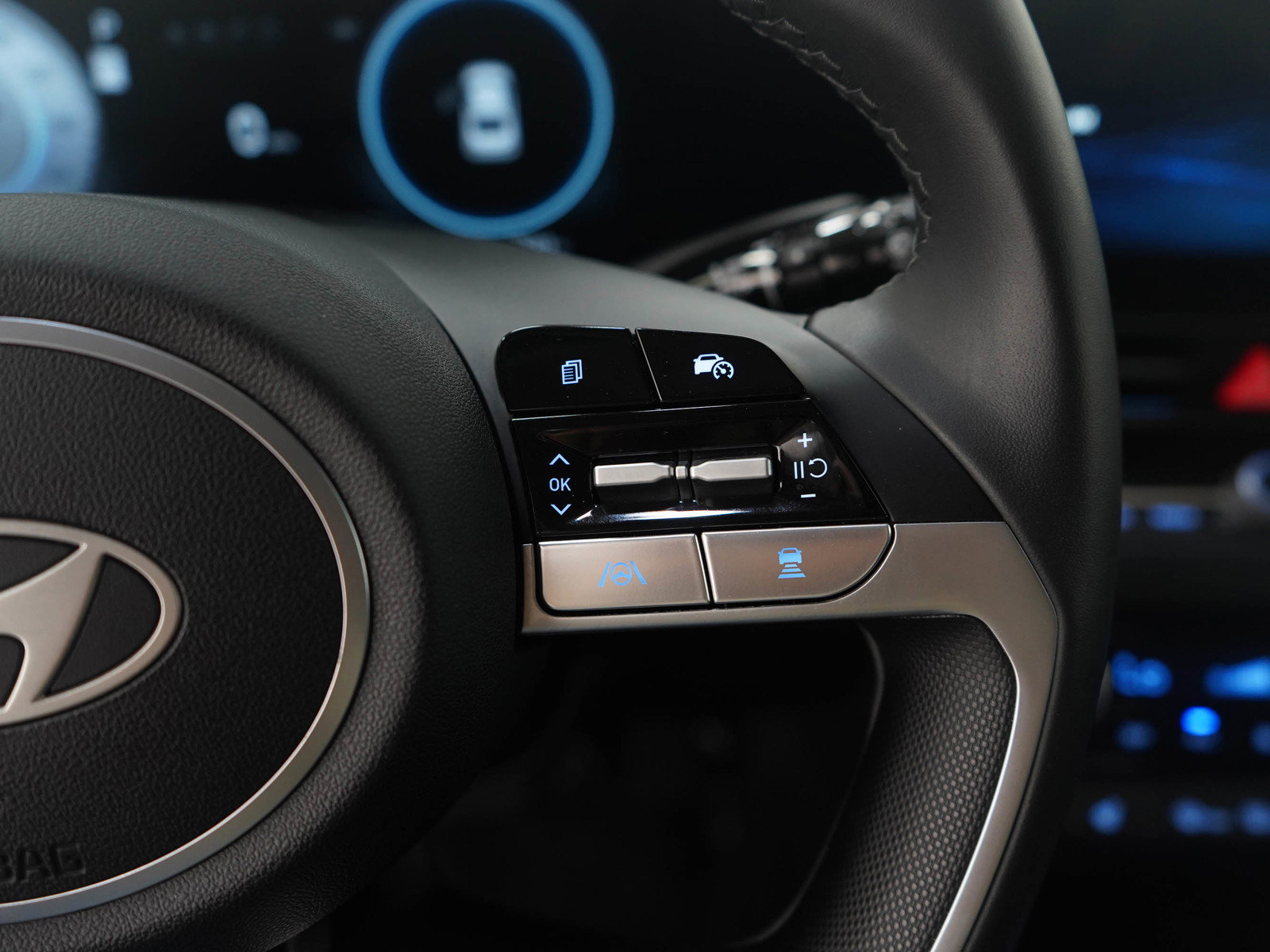 Used 2025 Hyundai Elantra SEL image 23