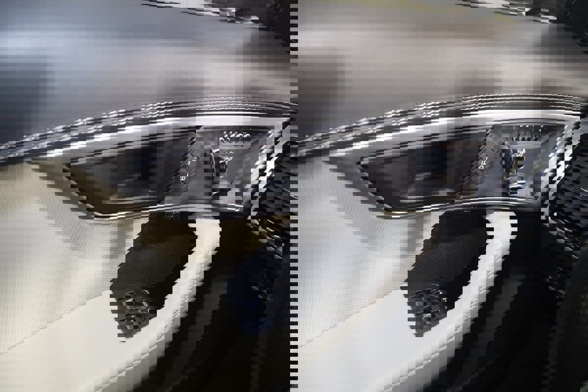 Used 2021 Jaguar F-TYPE R image 41