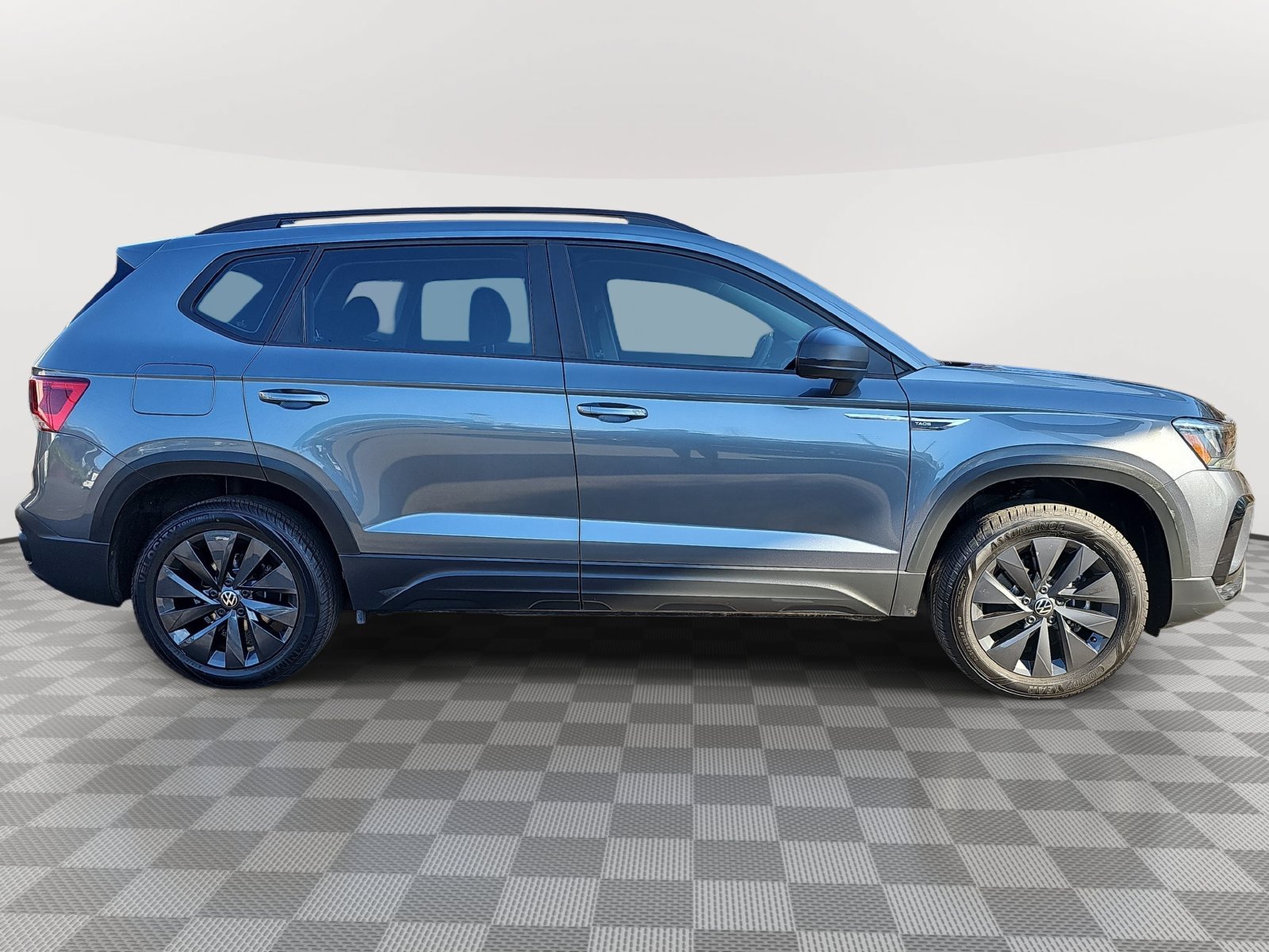 Used 2023 Volkswagen Taos S FWD image 4