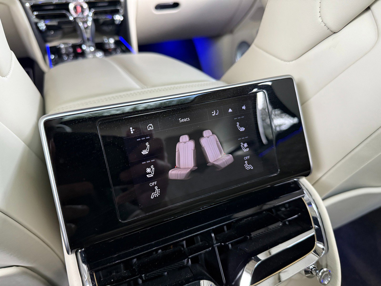 Used 2022 Bentley Flying Spur W12 image 37