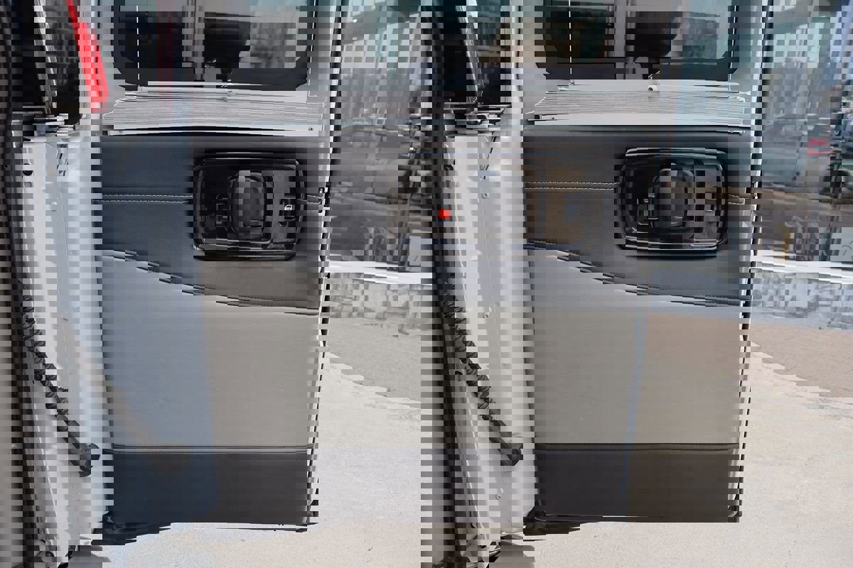 Used 2020 GMC Savana 2500 Extended w/ Enhanced Convenience Package image 52