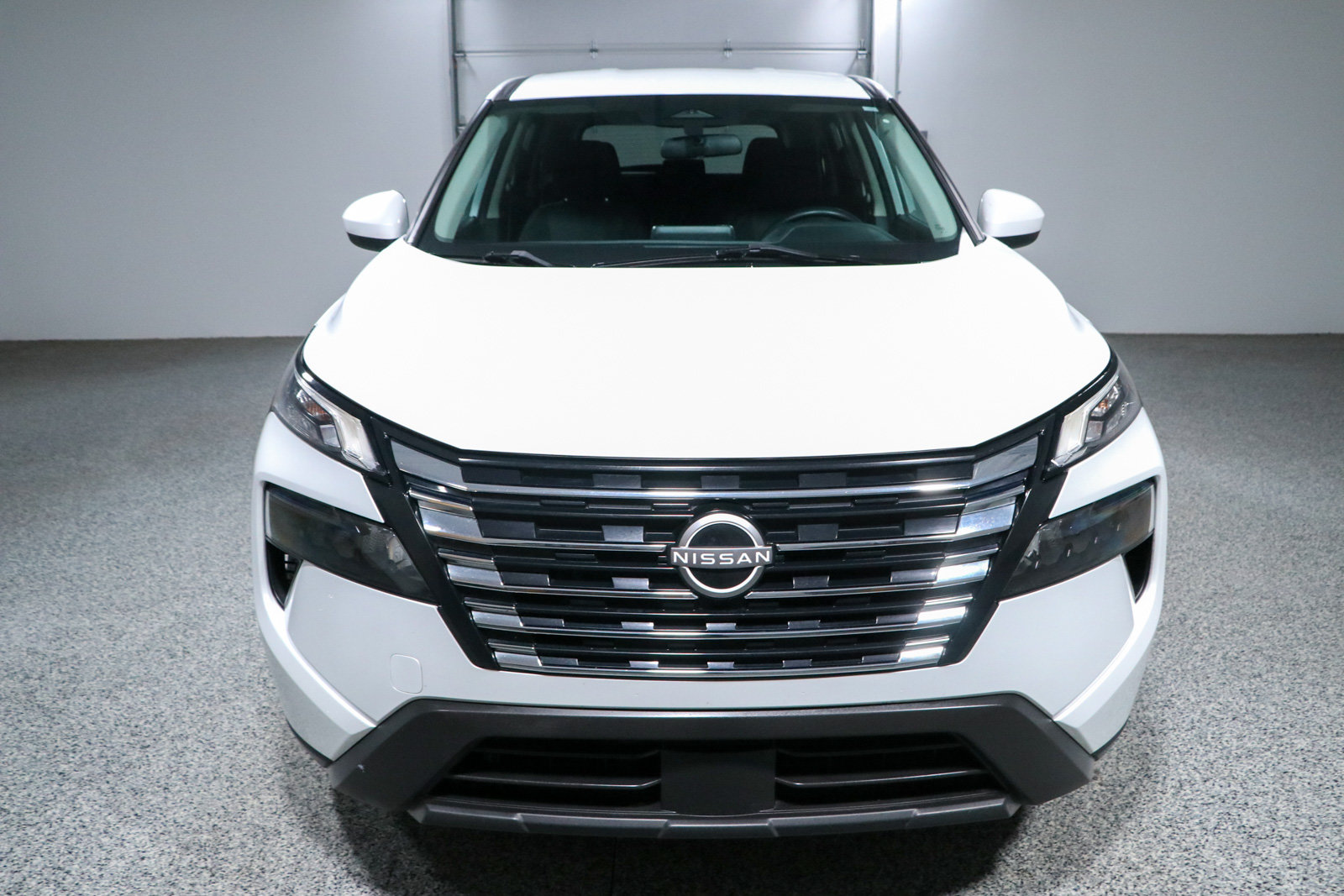 Used 2024 Nissan Rogue SV FWD image 4
