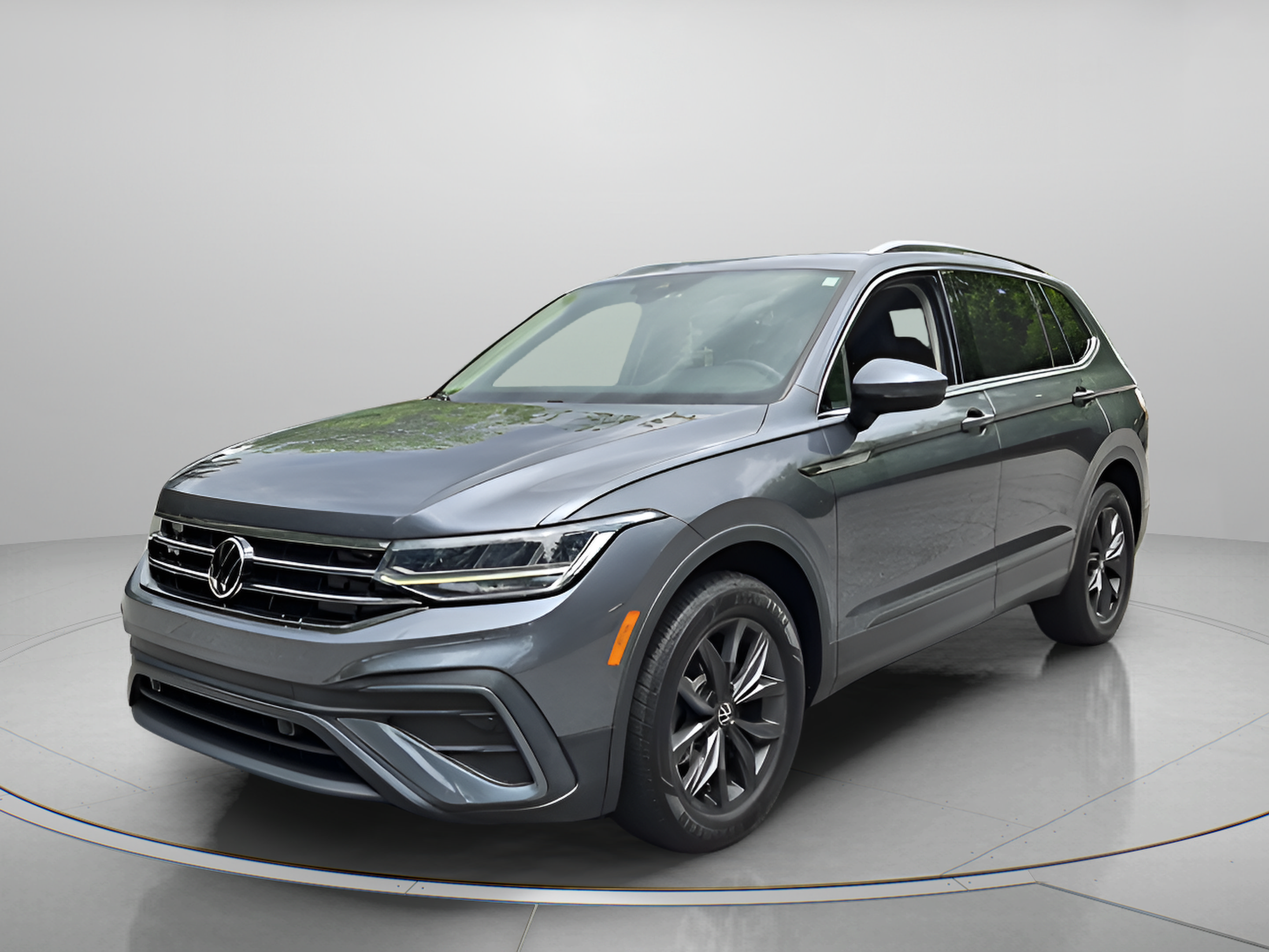 Certified 2023 Volkswagen Tiguan SE w/ Panoramic Sunroof Package