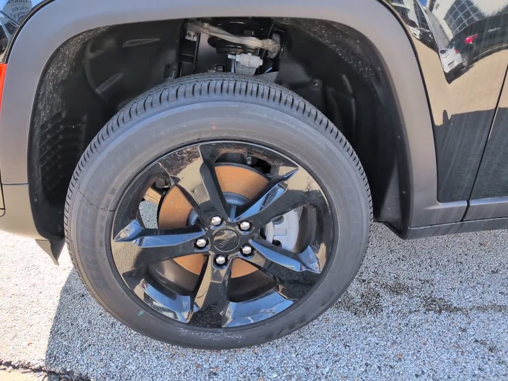 New 2025 Jeep Grand Cherokee L Altitude image 14