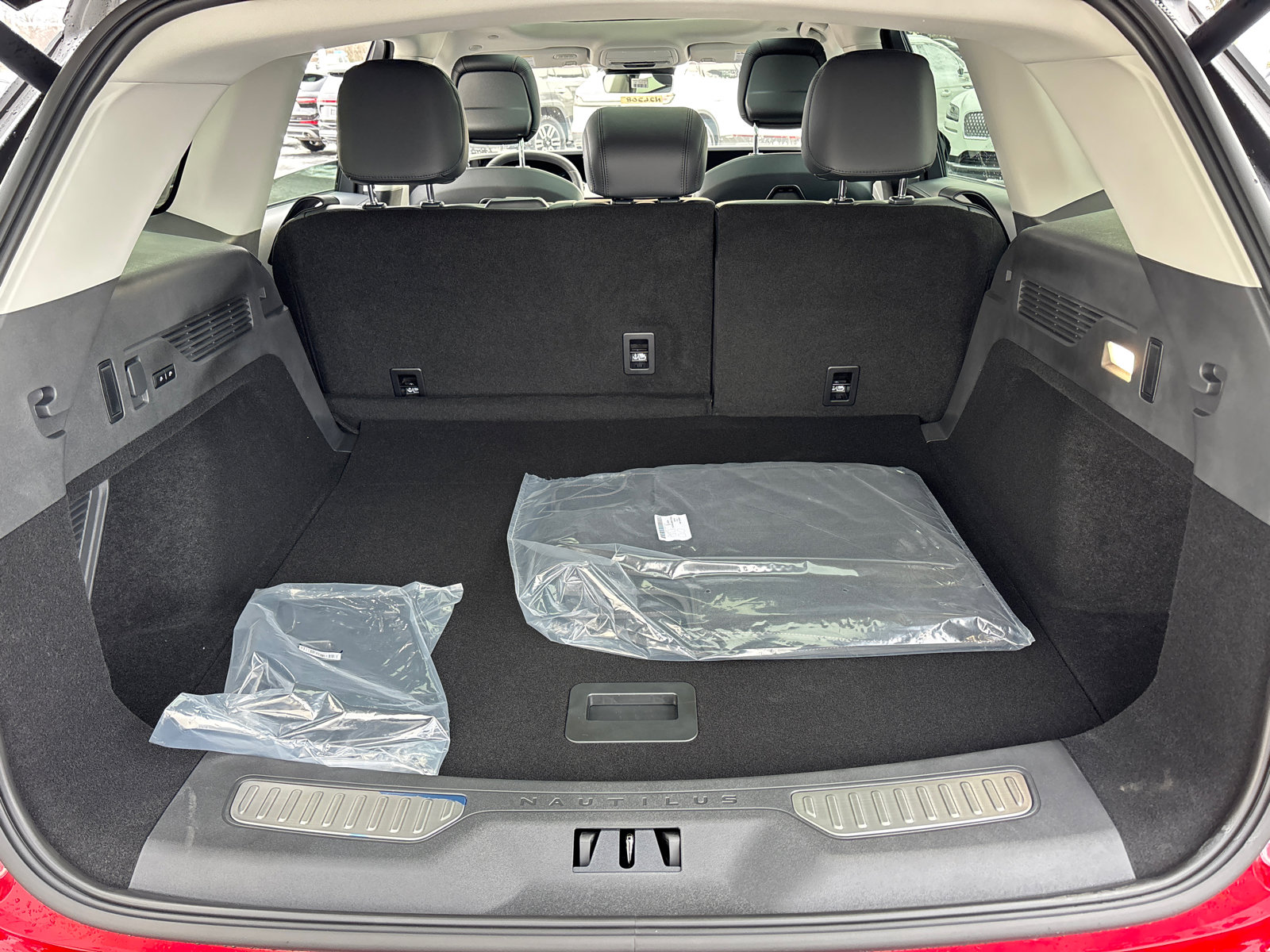 New 2026 Lincoln Nautilus Reserve w/ Jet Appearance Package image 9