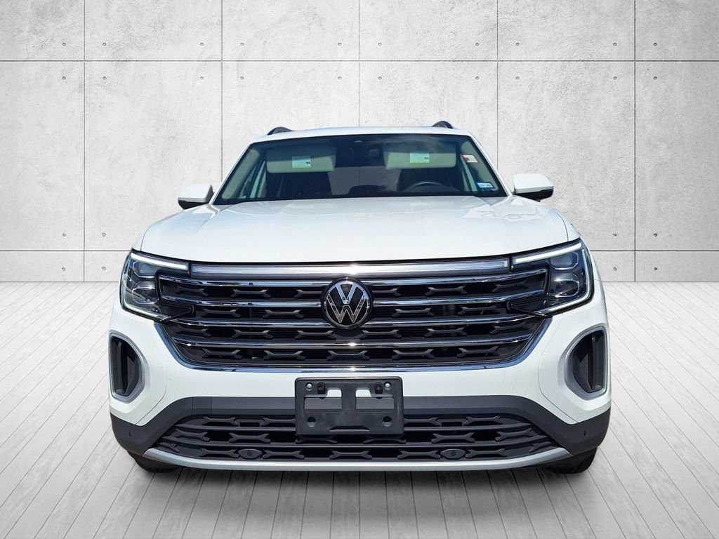 Used 2025 Volkswagen Atlas SE FWD image 2