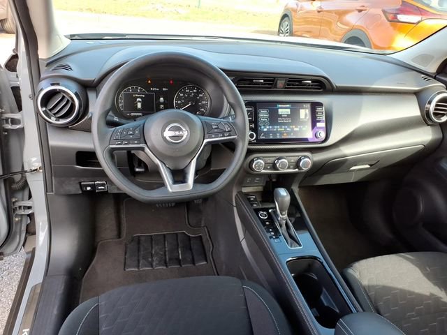 Certified 2024 Nissan Kicks SV w/ Exterior Package image 6