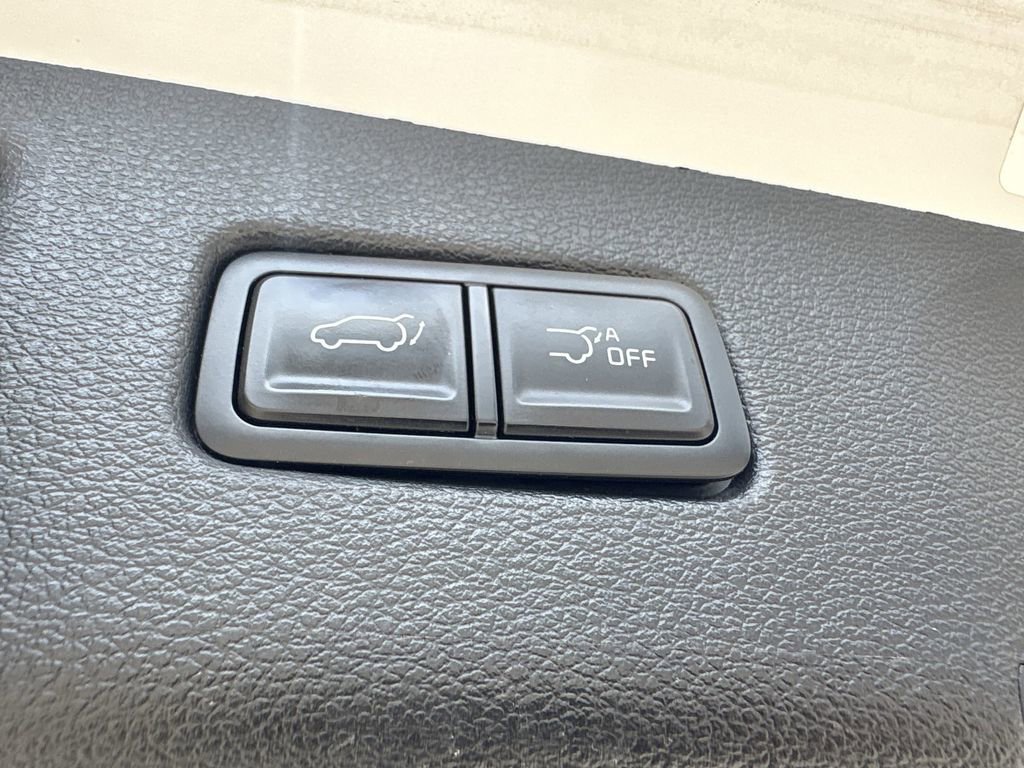 Used 2023 Kia Telluride EX w/ EX Captain's Chair Package AWD/4WD image 30