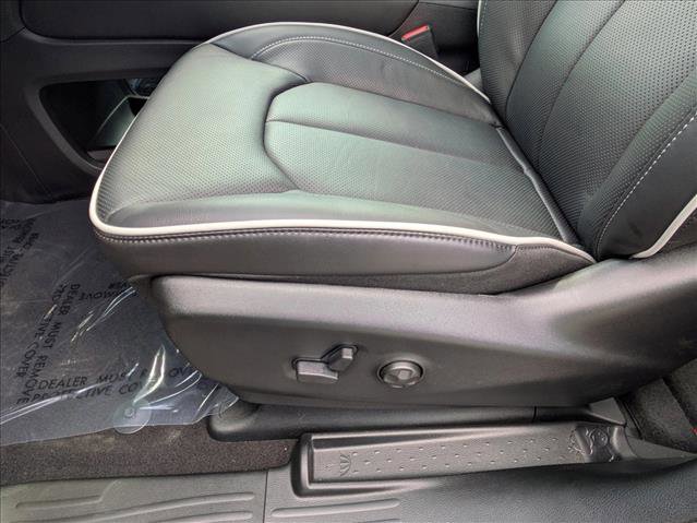 New 2026 Chrysler Pacifica Limited image 4