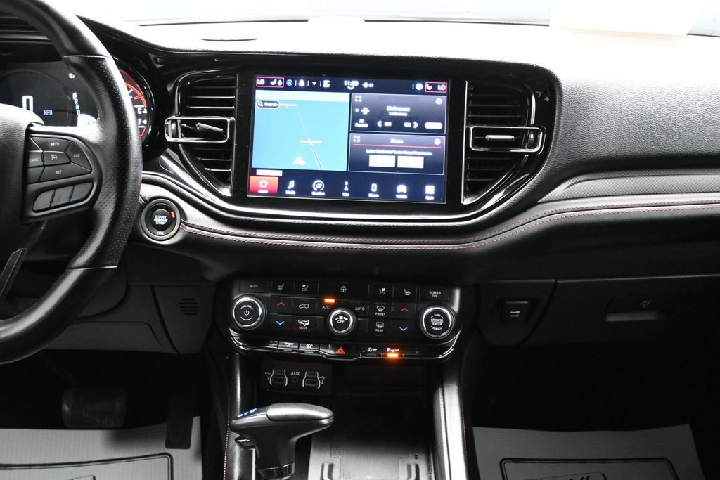 Used 2022 Dodge Durango R/T w/ Blacktop Package AWD/4WD image 17