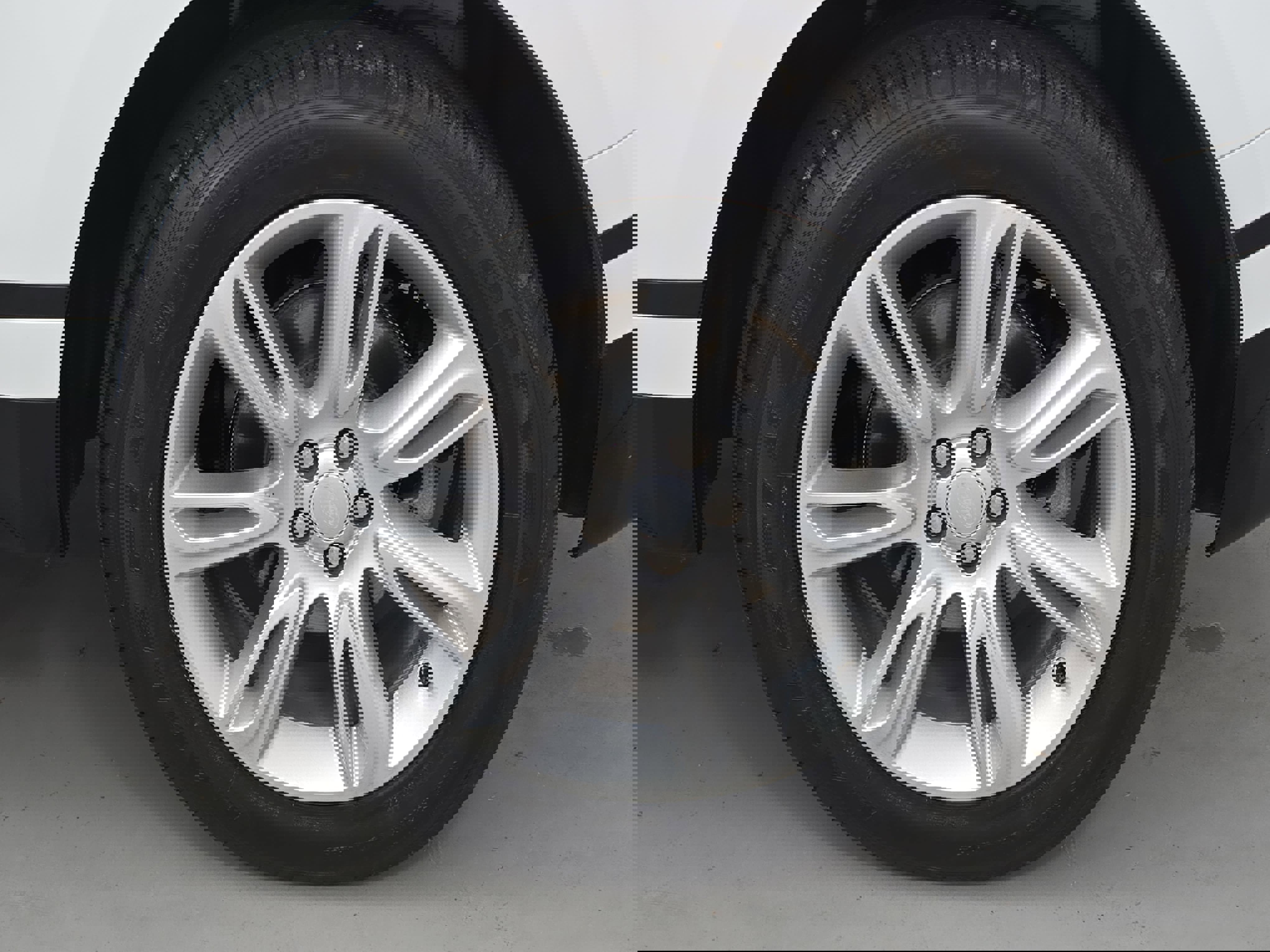 Used 2023 Land Rover Range Rover Velar R-Dynamic S image 34