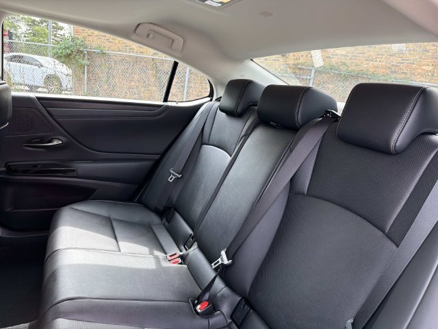 Certified 2024 Lexus ES 350 w/ Premium Package FWD image 13