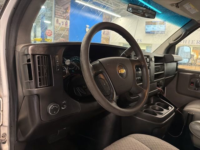 Used 2014 Chevrolet Express 2500 RWD image 15