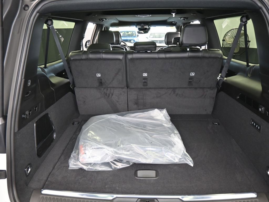 New 2026 Jeep Grand Wagoneer L Summit image 39