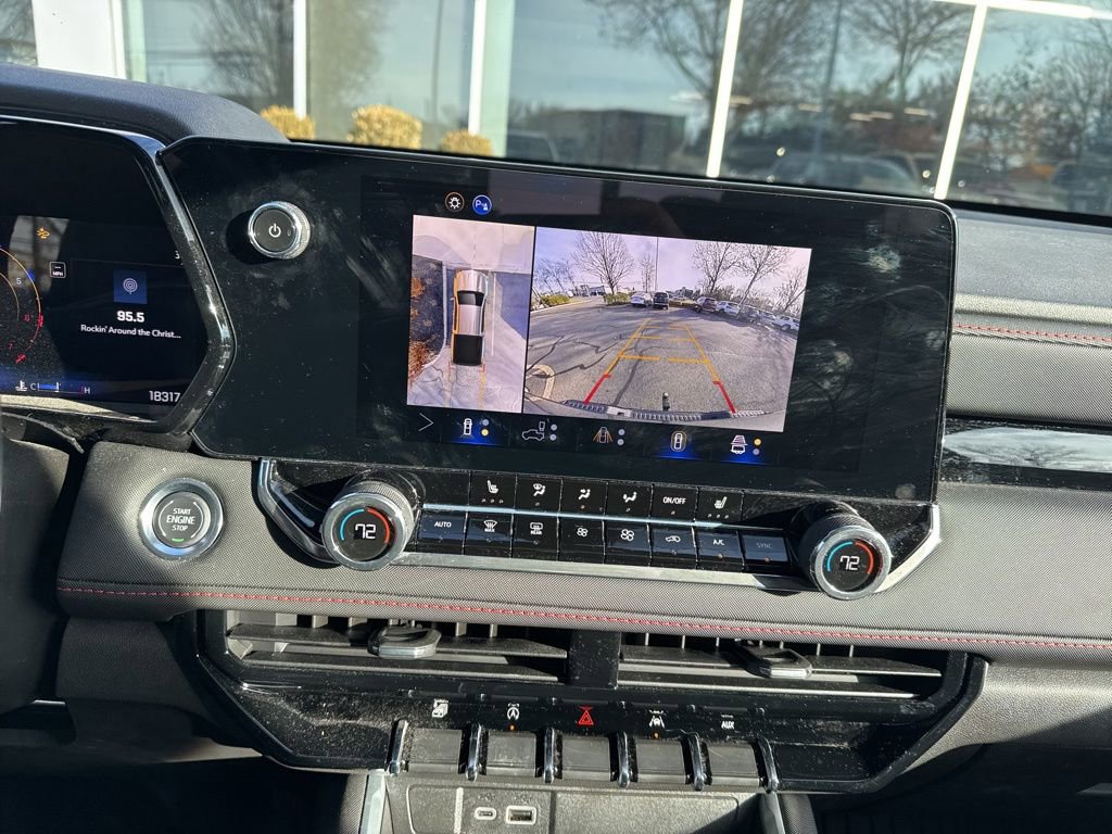 Used 2025 Chevrolet Colorado Z71 w/ Technology Package image 3