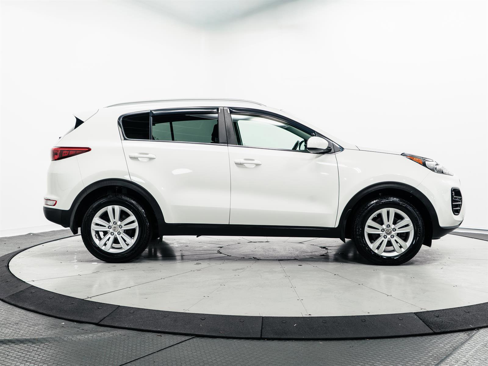 Used 2019 Kia Sportage LX w/ LX Popular Package AWD/4WD image 11