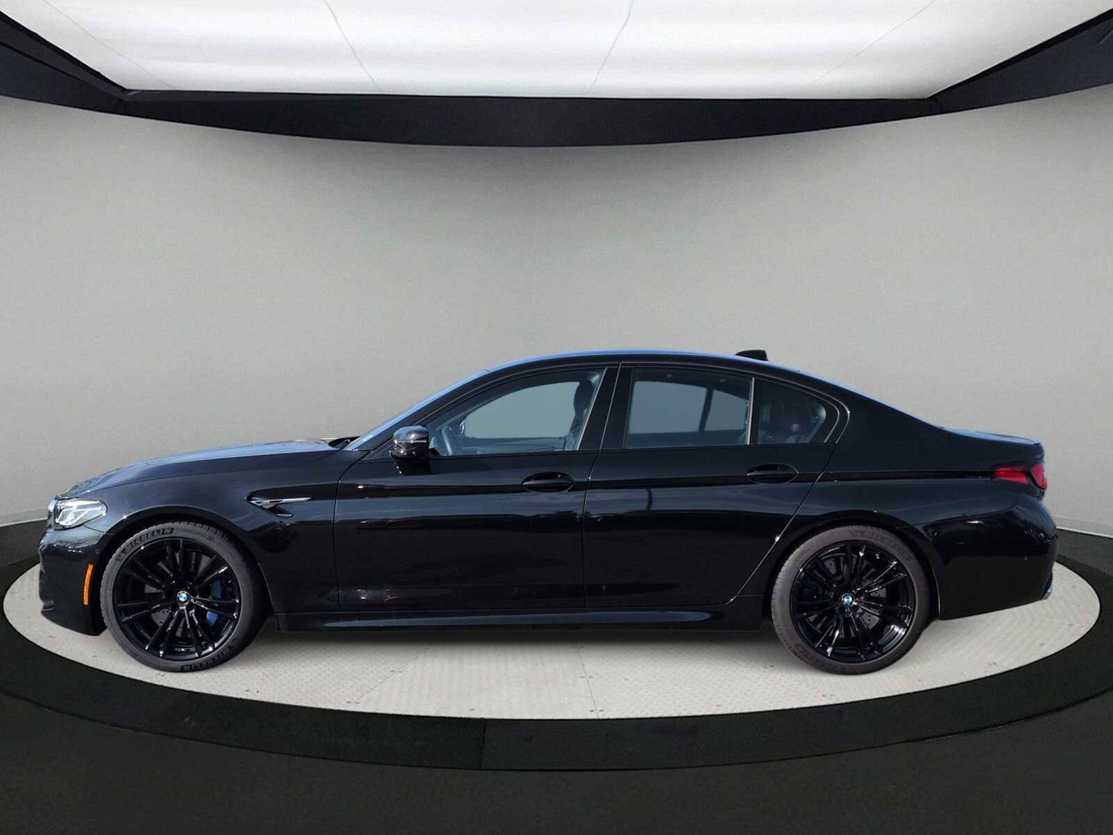 Used 2023 BMW M5 w/ Executive Package image 5