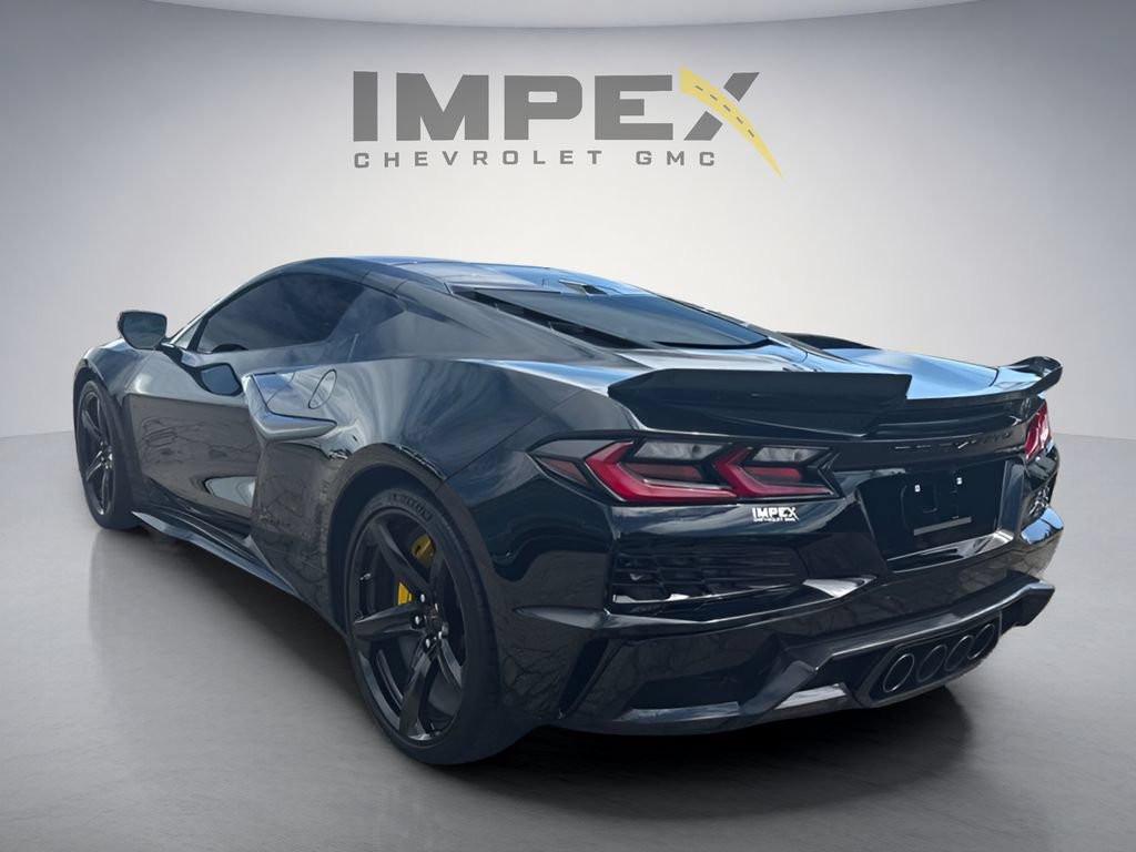 Used 2025 Chevrolet Corvette Z06 w/ Stealth Interior Trim Package RWD image 3