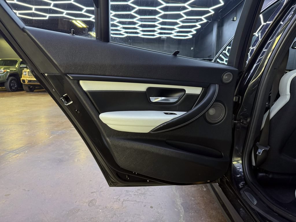 Used 2015 BMW M3 RWD image 18