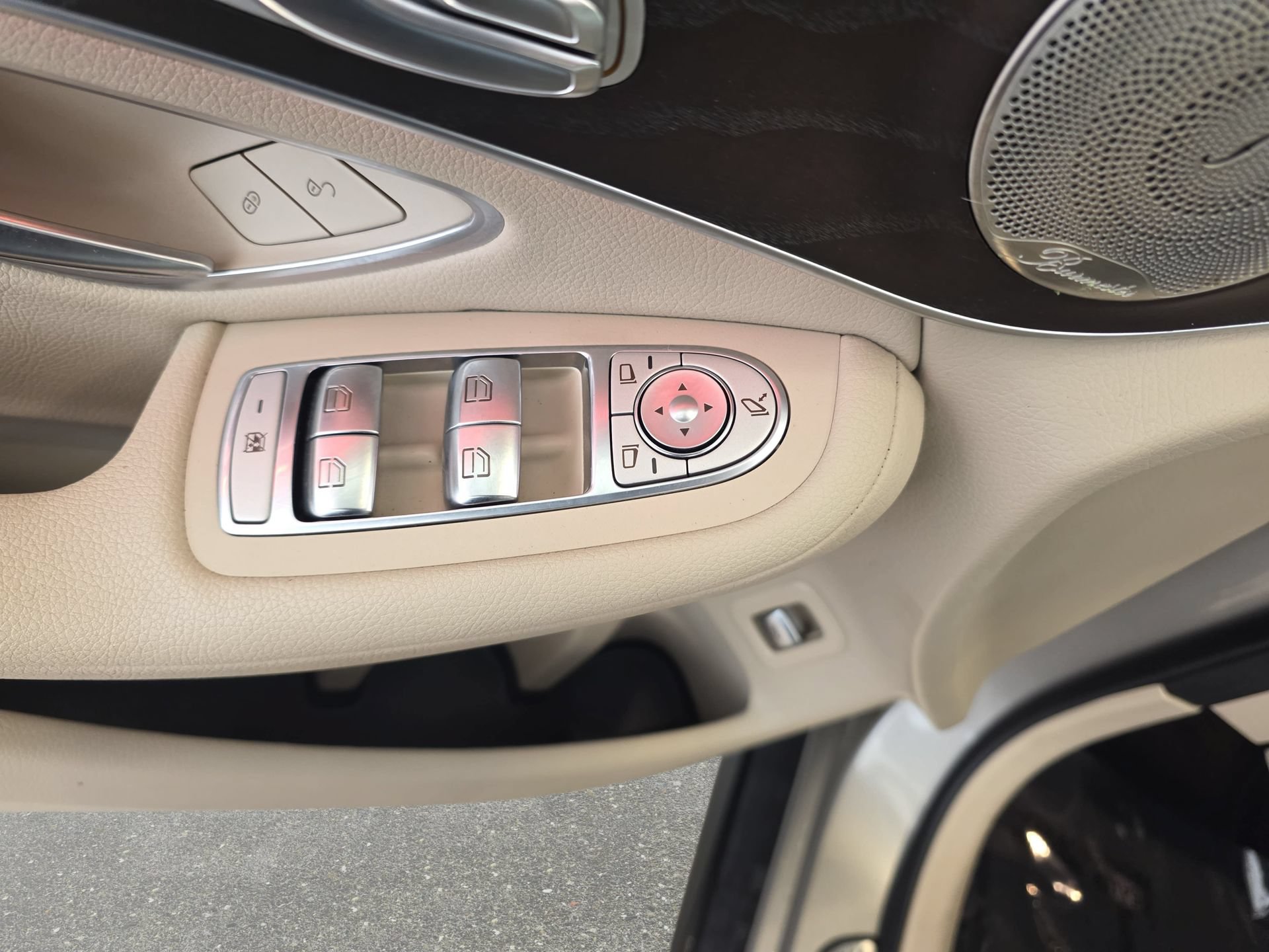Used 2021 Mercedes-Benz GLC 300 4MATIC image 27