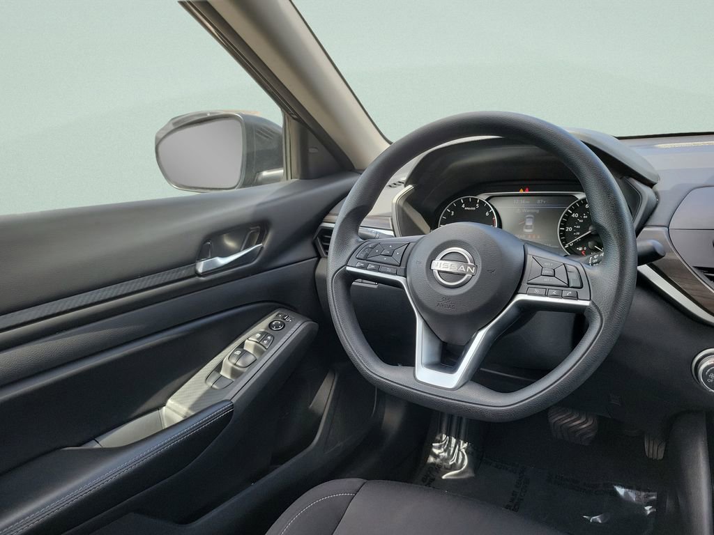 Used 2024 Nissan Altima 2.5 SV image 15