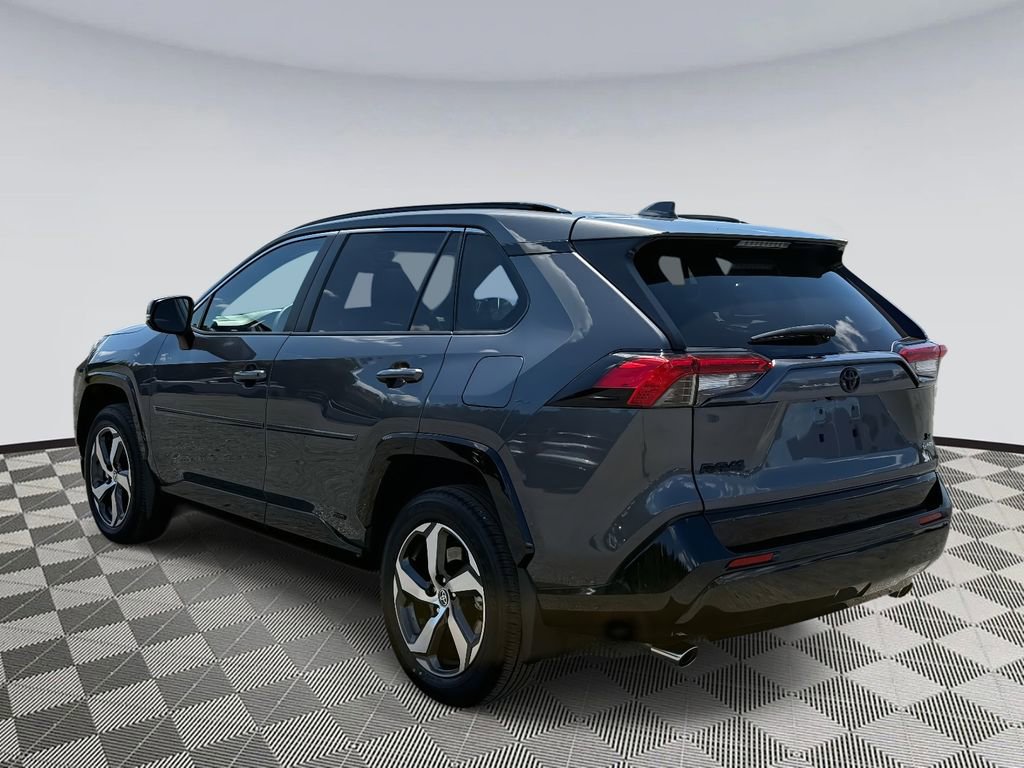 Used 2025 Toyota RAV4 SE image 4