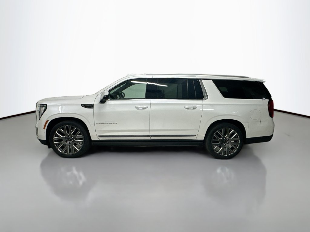 Used 2025 GMC Yukon XL Denali Ultimate AWD/4WD image 2