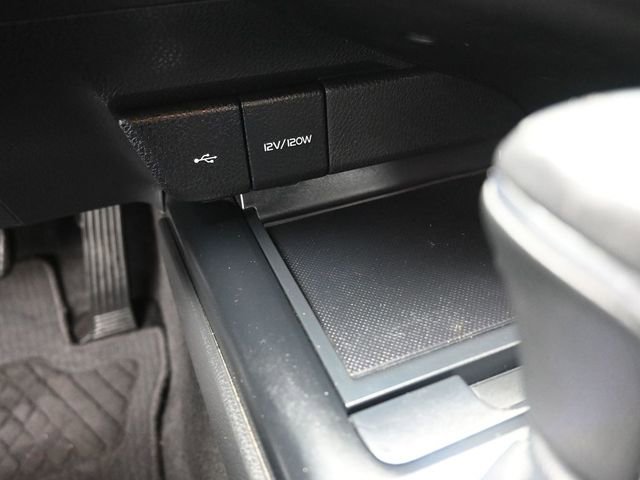 Used 2020 Toyota Camry SE image 9