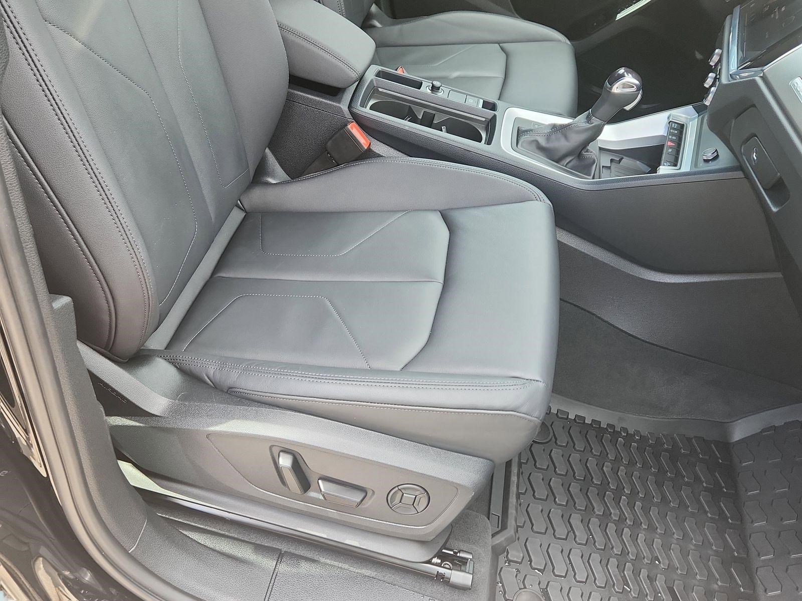 Certified 2025 Audi Q3 2.0T Premium w/ Convenience Package image 16