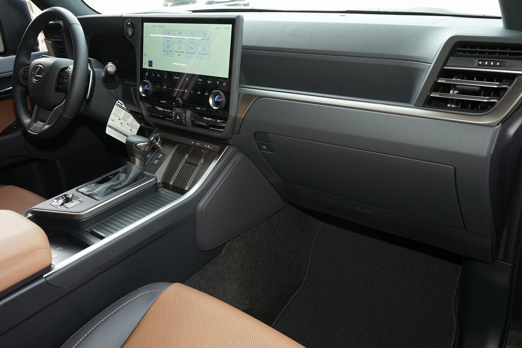 Used 2025 Lexus GX 550 image 8