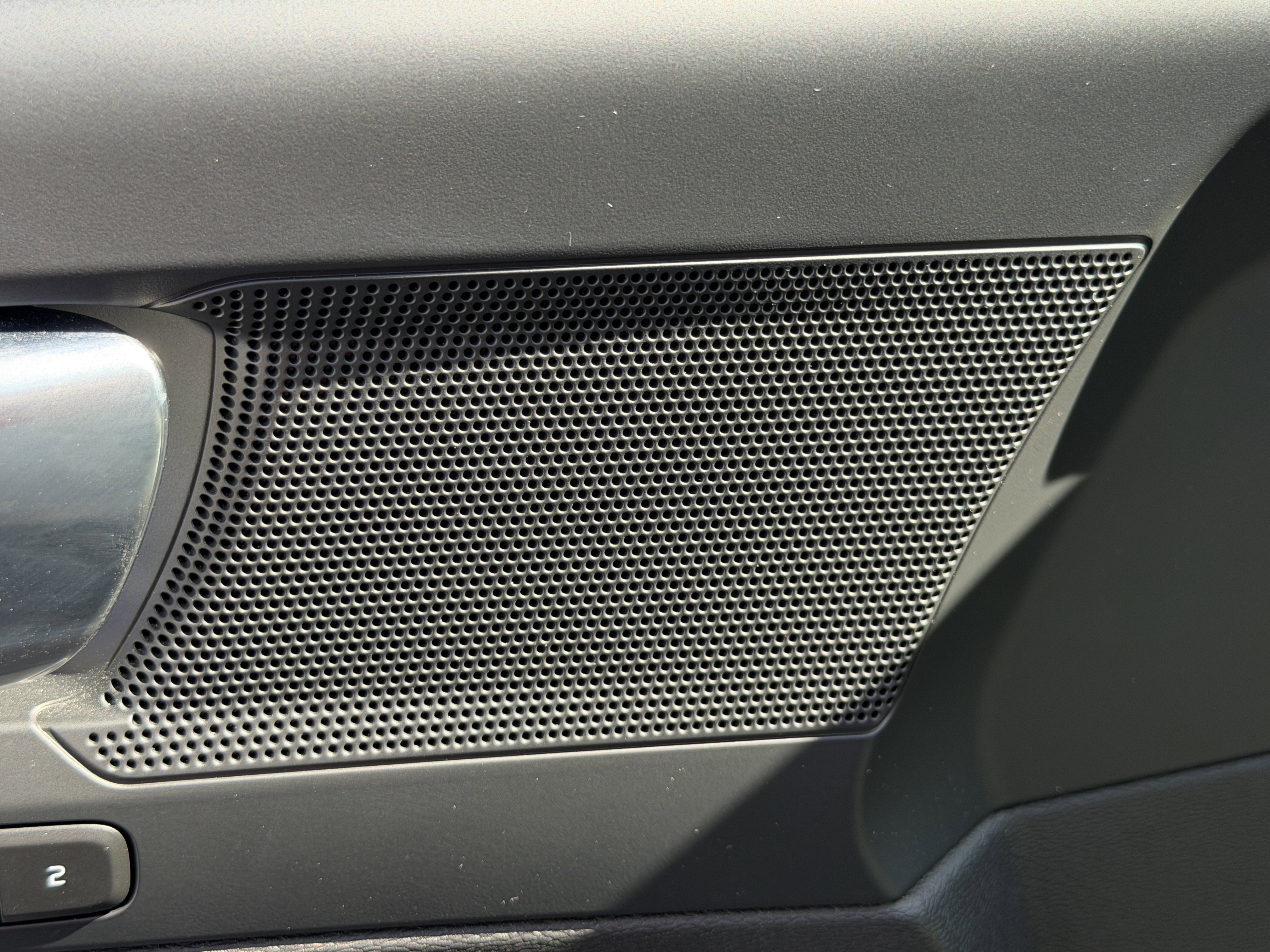 Certified 2023 Volvo XC40 B5 Plus w/ Protection Package Premier AWD/4WD image 18