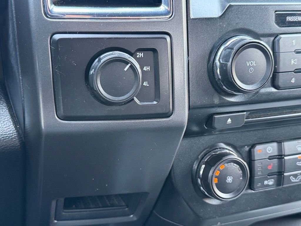 Used 2017 Ford F150 XLT w/ Equipment Group 302A Luxury image 26