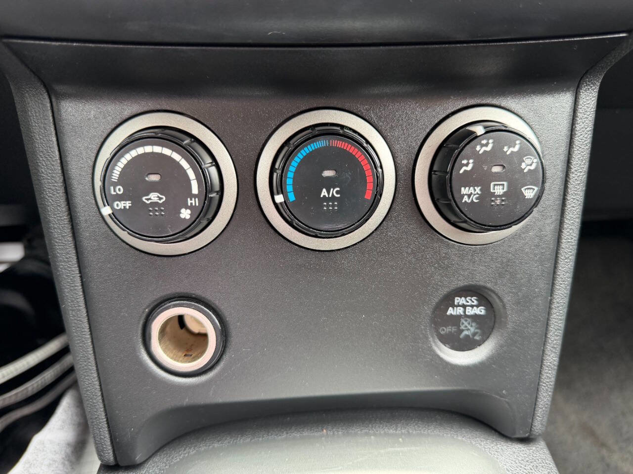 Used 2013 Nissan Rogue S w/ Special Edition Pkg FWD image 23