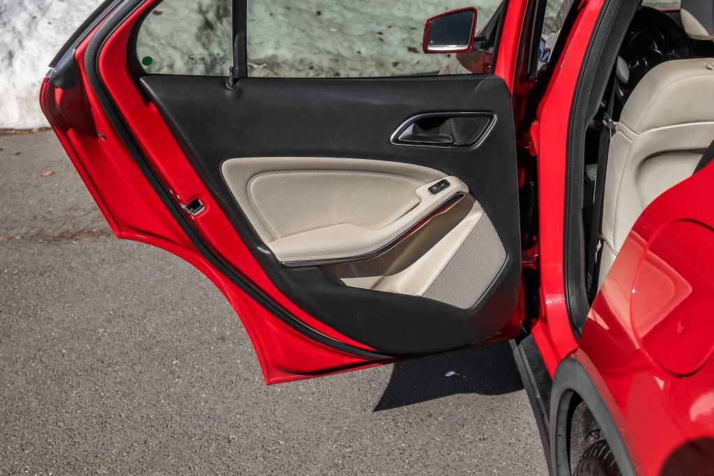 Used 2019 Mercedes-Benz GLA 250 4MATIC image 18