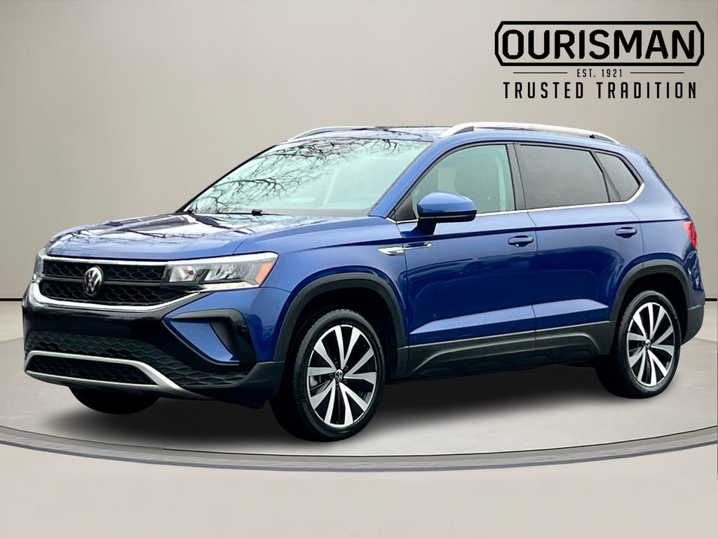 Used 2024 Volkswagen Taos SE image 2