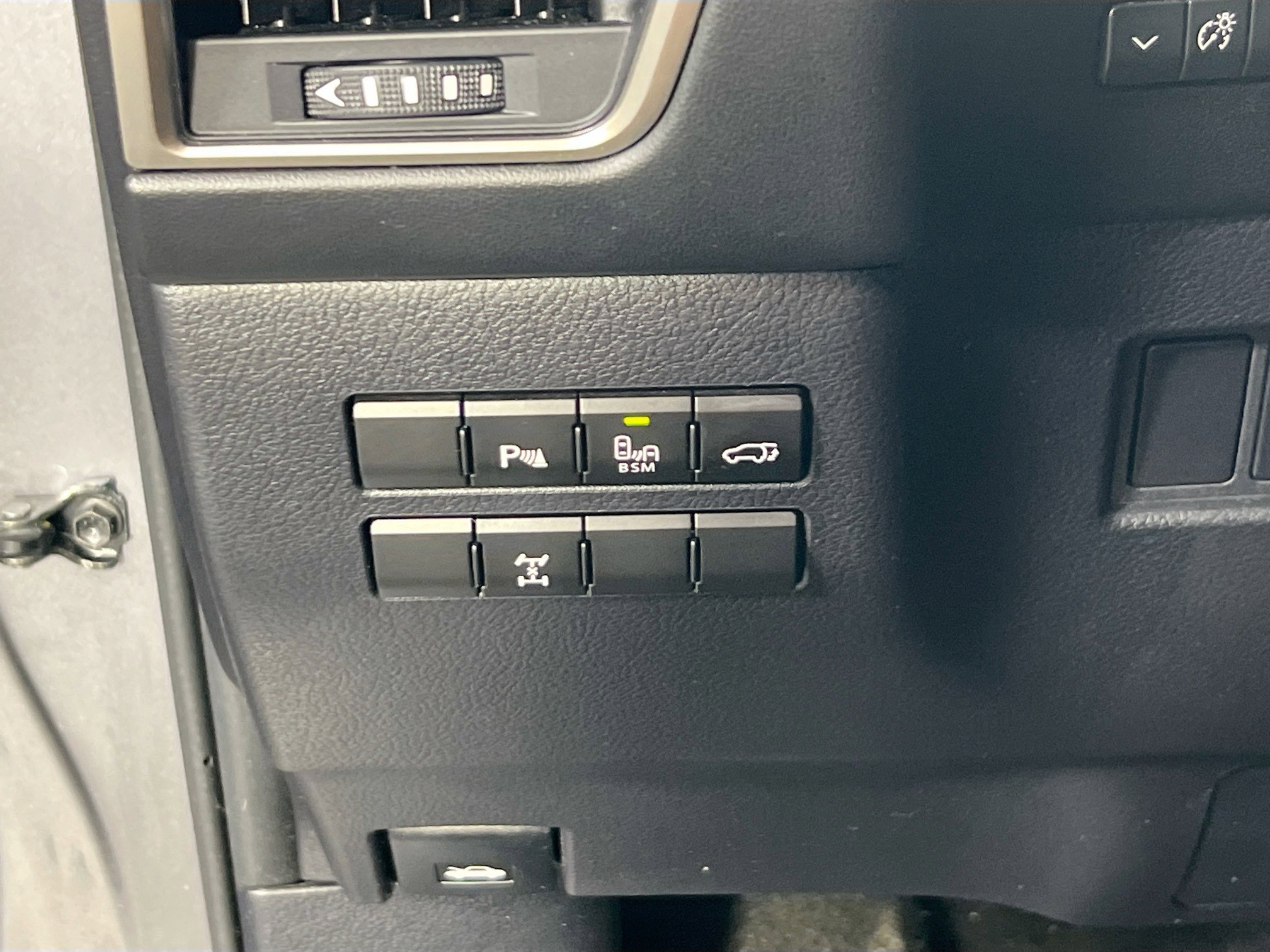 Used 2015 Lexus NX 200t AWD w/ Premium Package image 10