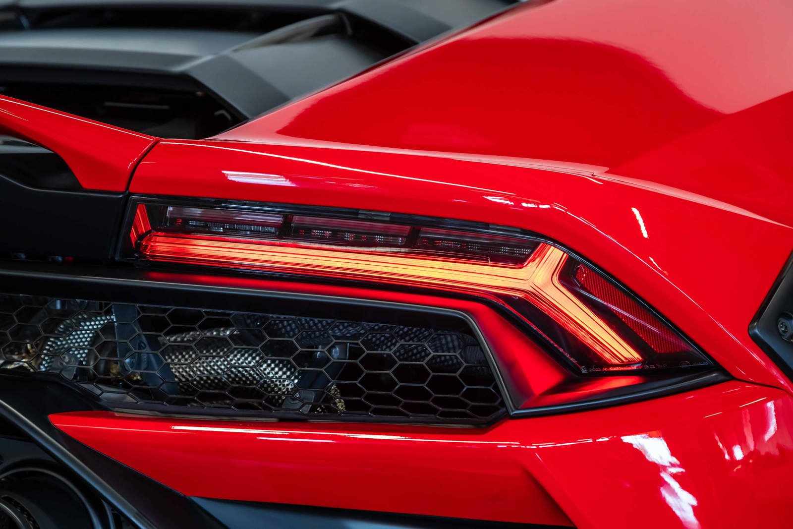 Used 2024 Lamborghini Huracan Sterrato AWD/4WD image 31